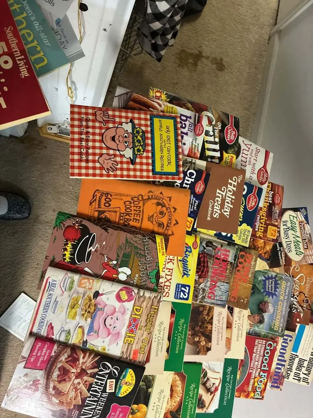 Vintage Lot of Pillsbury Classic and Betty Crocker Recipe Cookbooks